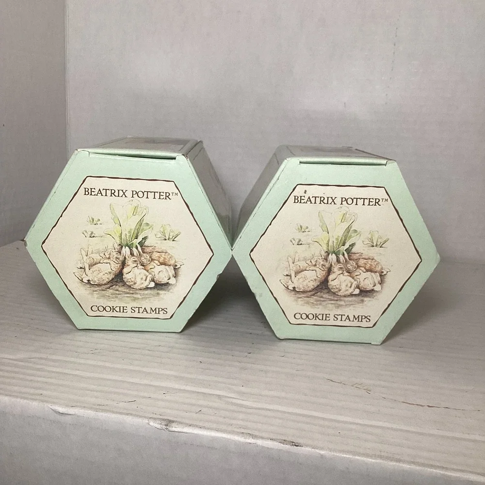 Vintage 1997 Beatrix Potter Cookie Stamps Mrs Rabbit Benjamin Bunny Set of 2